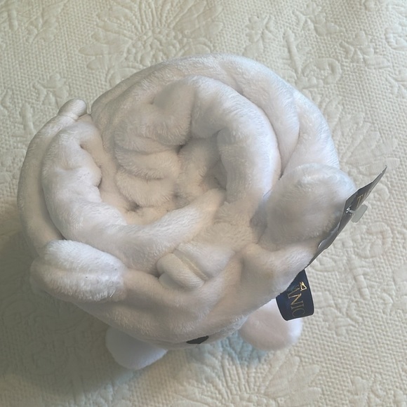 Titanic Museum White Plush Polar Bear Blanket Bear Navy Accents NWT - Picture 2 of 6